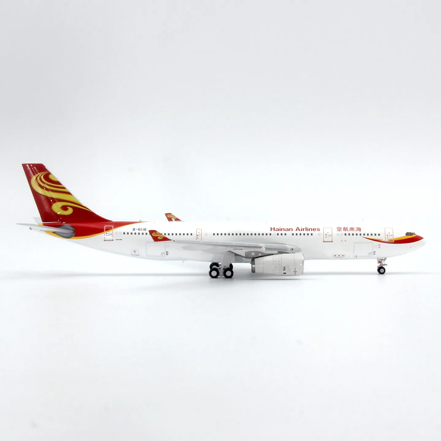 Фото Модель самолета Geministar A330-200 B-6116 из литого металла, масштаб 1:400 №2