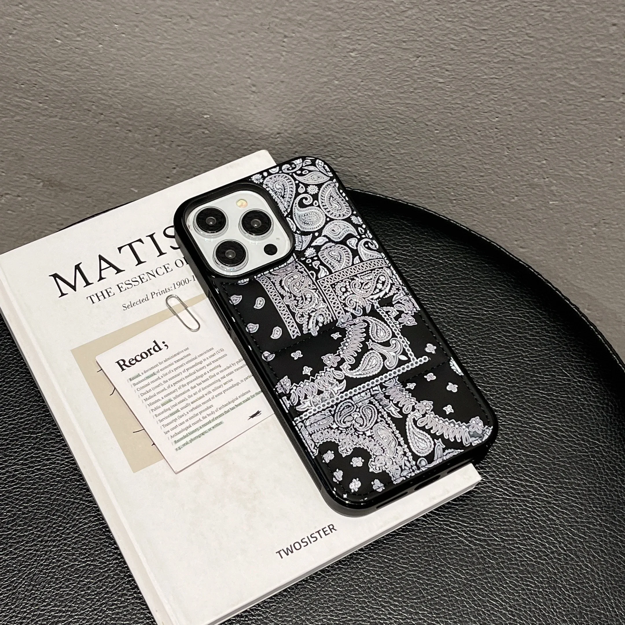 Чехол-пуховик в стиле ретро с рисунком Пейсли для iPhone 16 15 14 13 12 11 Pro Max X XS 7 8 Plus