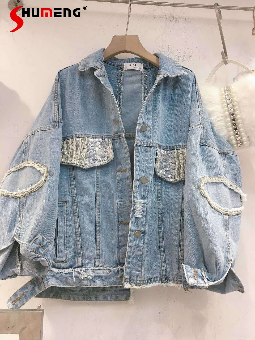 

Женская рваная джинсовая куртка, повседневная однобортная Свободная джинсовая куртка с бусинами в Корейском стиле, новая модель осени 2022