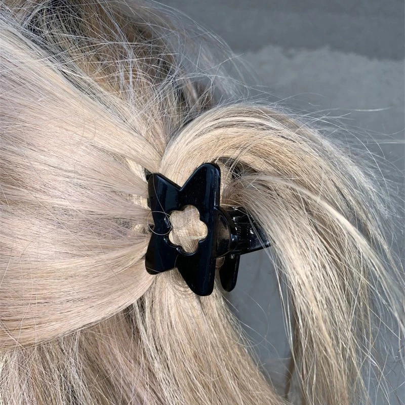 

Black Pentagram Star Hair Claw Hollow Hair Clip for Women Sweet Trend Aesthetics Mini Hair Claws Harajuku Y2k Hair Accessories