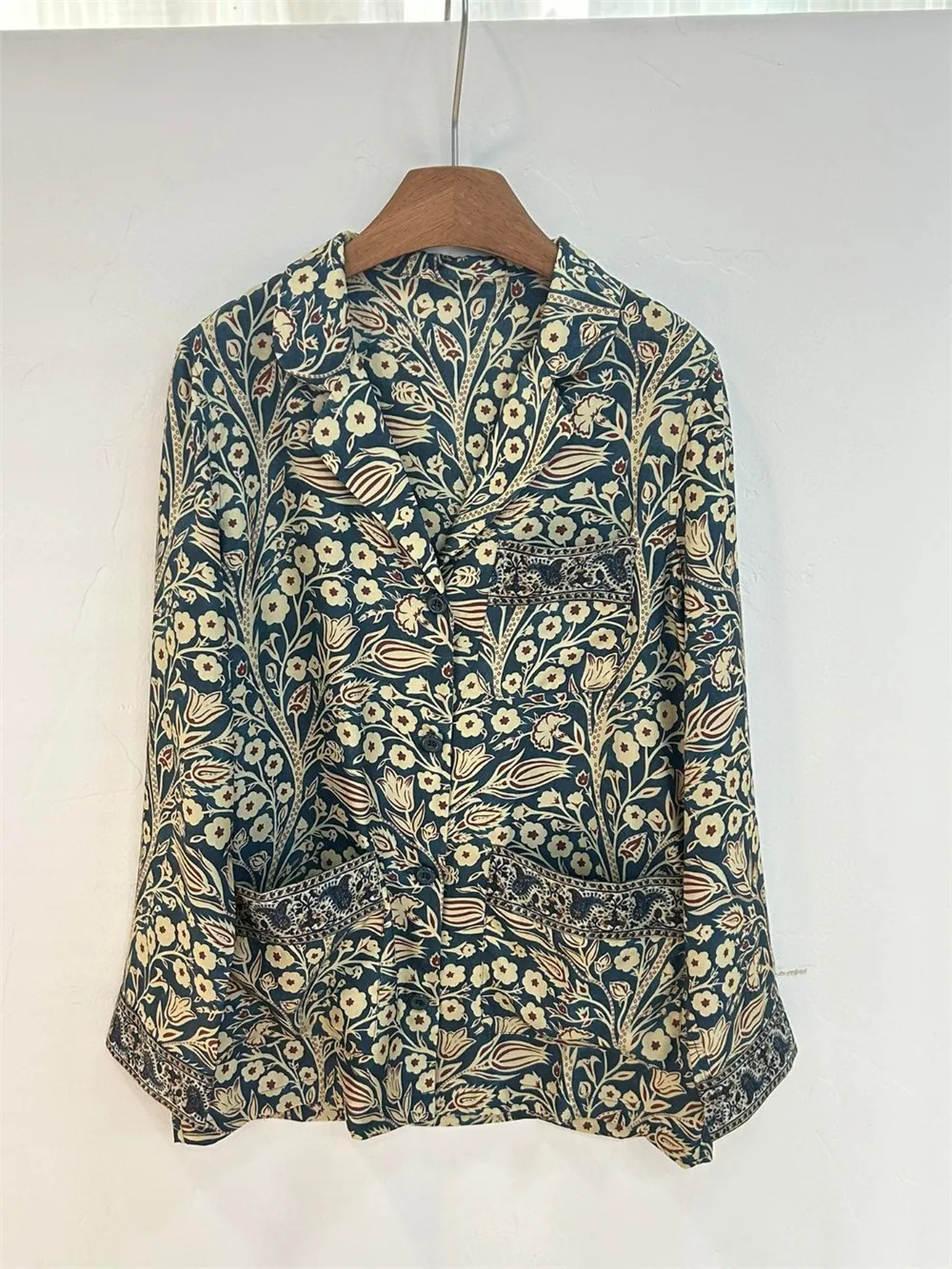 Рубашка с длинным рукавом и двусторонним принтом из шелка тутового шелкопряда L *