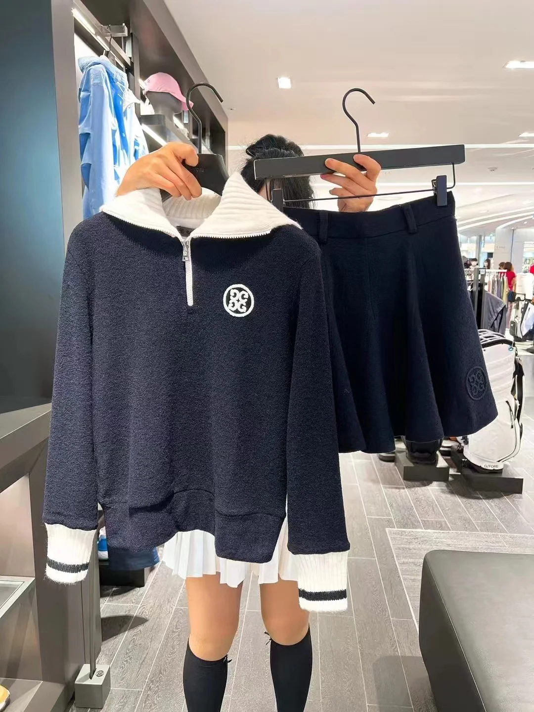 

Утепленный свитер в стиле колледжа, тканевый костюм для гольфа, женский костюм, придающий стройность, универсальная Корейская версия для го...