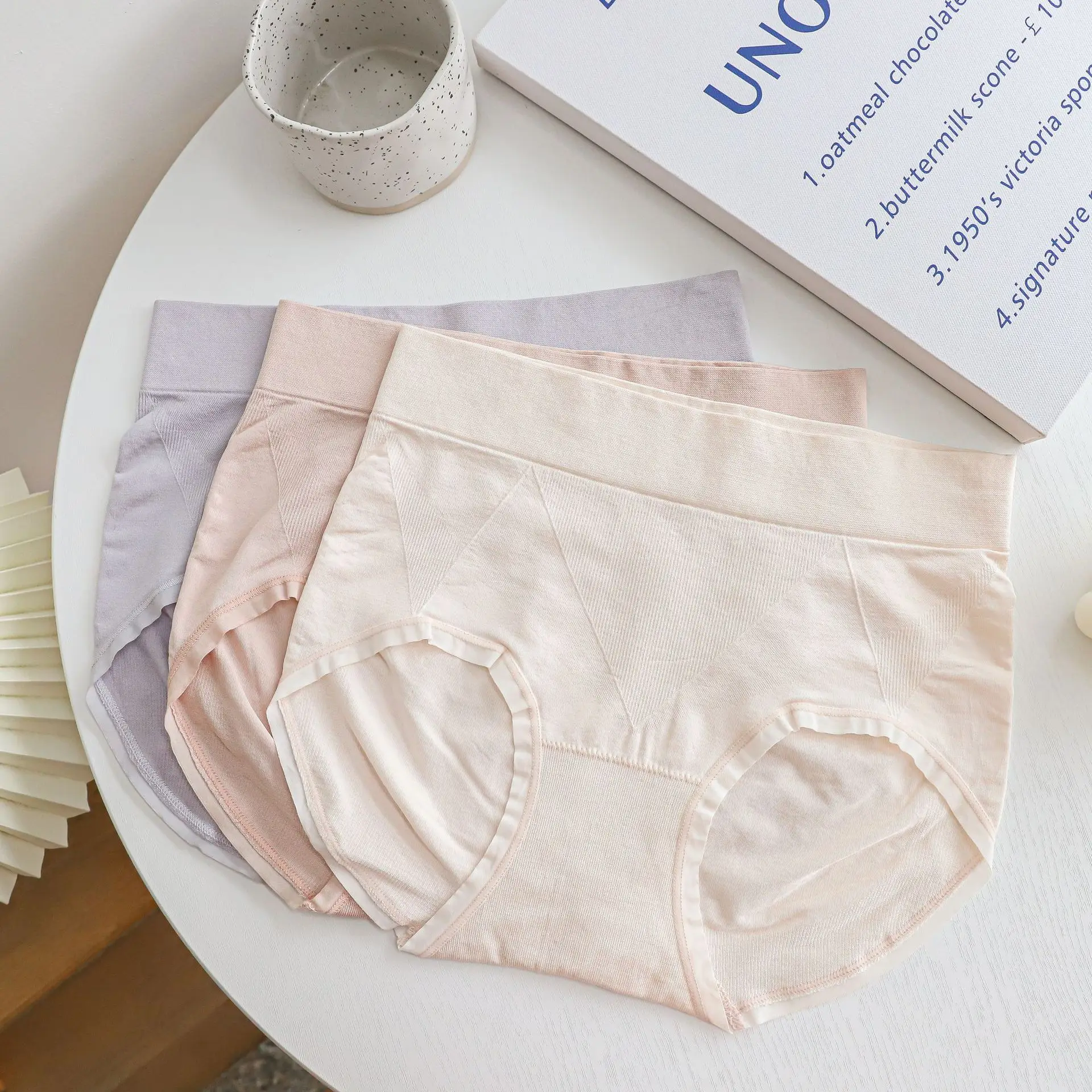 

Silk Crotch Cream Seamless Panties women underpants simple viscose soft Mid-rise Panties women N8109