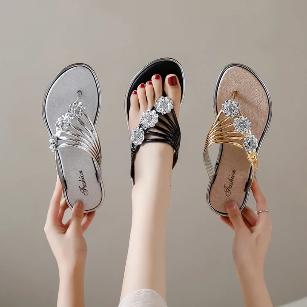 Повседневные тапочки на толстой подошве со стразами Нескользящие шлепанцы с