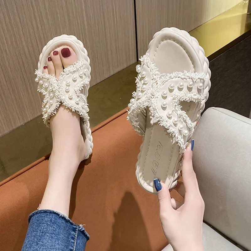 

Women's Summer Slippers New Fashion Slippers Comfortable Versatile Net Red Sandals Ladies Slippers 2022 Girls Slippers soft sole