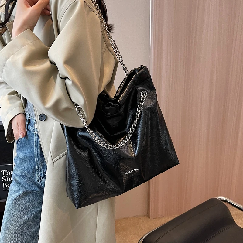 

2023 Fashion Chain Bucket Bags for Women High Quality PU Shoulder Bag Large Armpit Bag Cute Purses and Handbags Designer Satchel