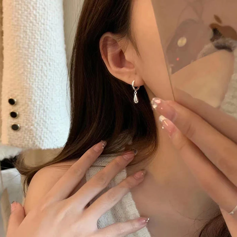 Женские серьги-гвоздики в форме капли 1 пара