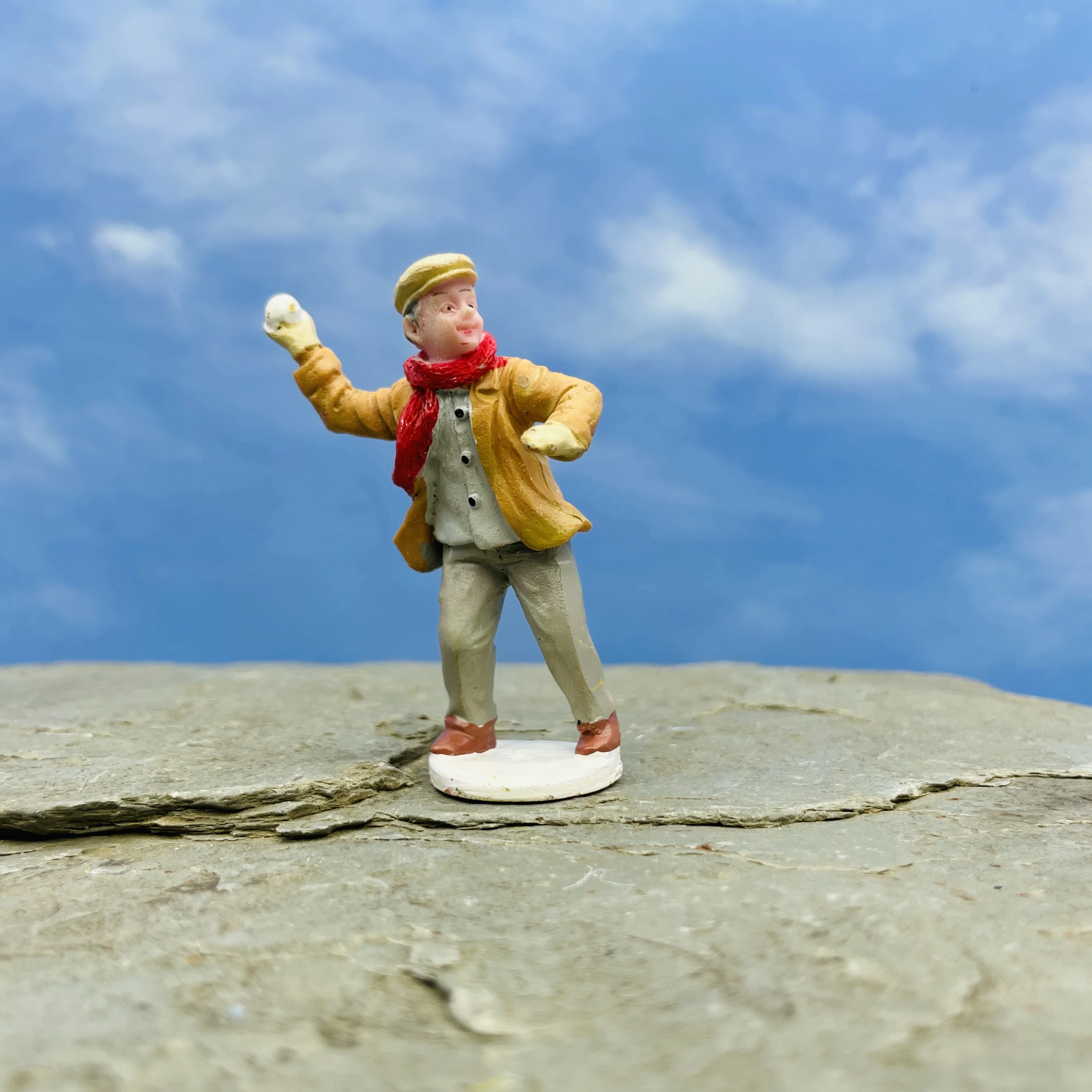 

Ручная декоративная фигурка из резины