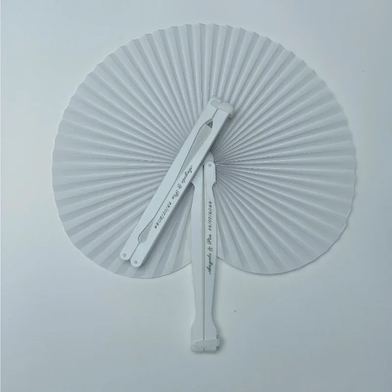 

Круглые белые веера из пластика и бумаги