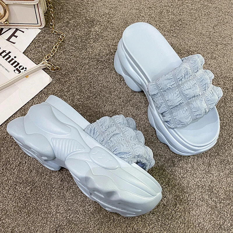

Summer Women Slippers Flip-Flops Ladies Beach Shoes Pleated Wedge Heels Shoes New Woman High Platform Slippers Outside Sandals