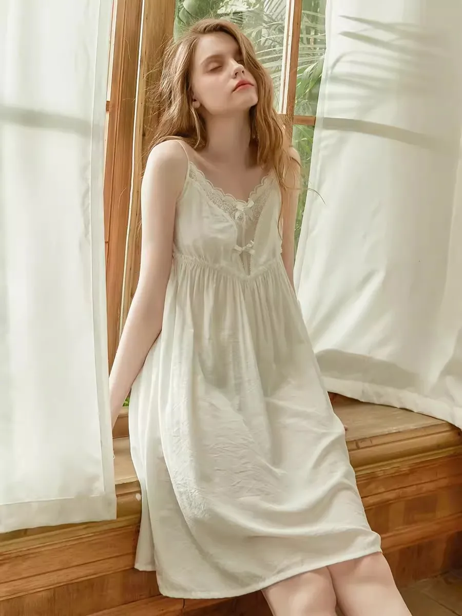 Женская ночная сорочка с V-образным вырезом без рукавов