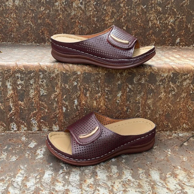 2023 New European and American Wedge Heel Casual Round Head Composite Buckle PU Leather Straight Sandals for Women