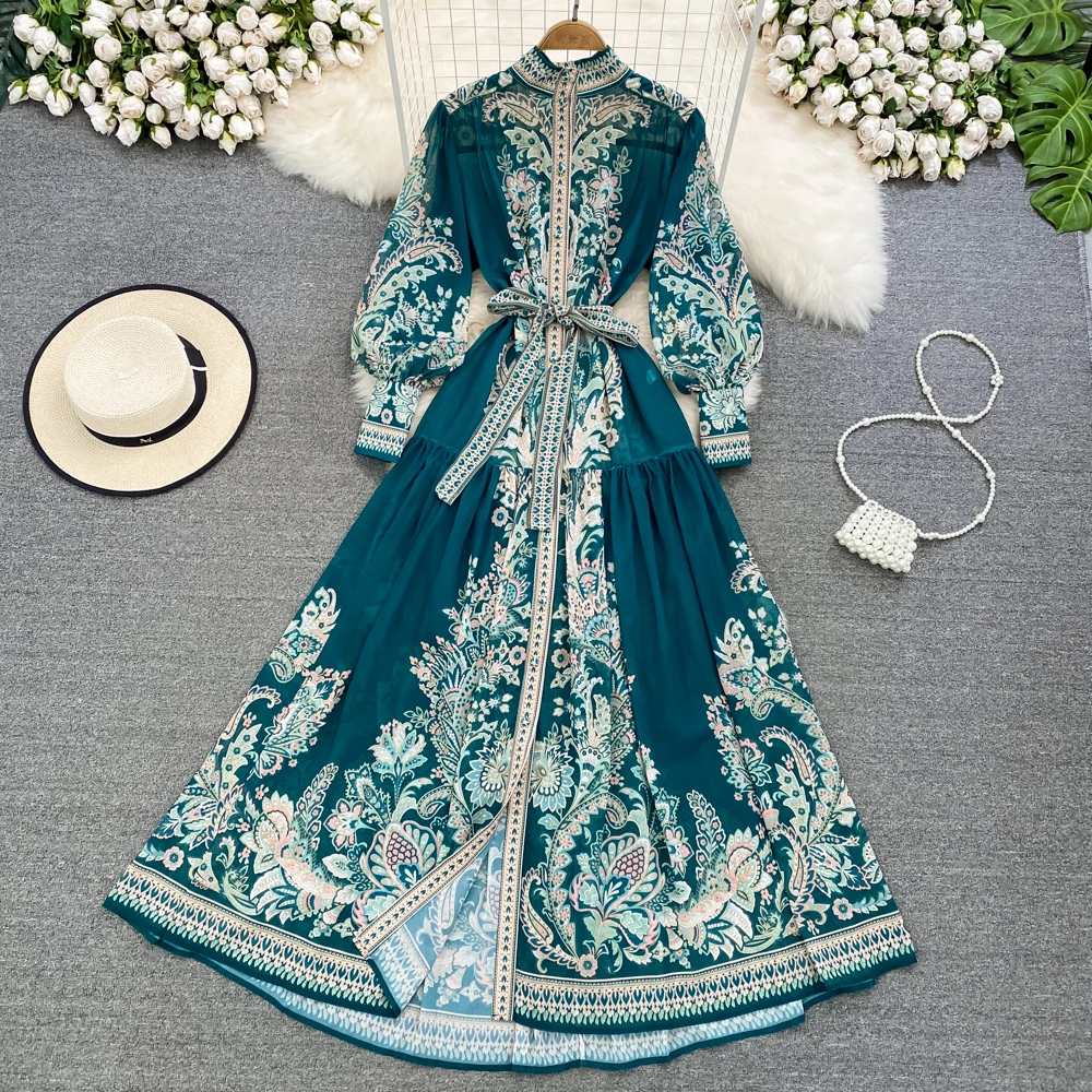 

Женское платье с длинными рукавами-фонариками и вырезом лодочкой