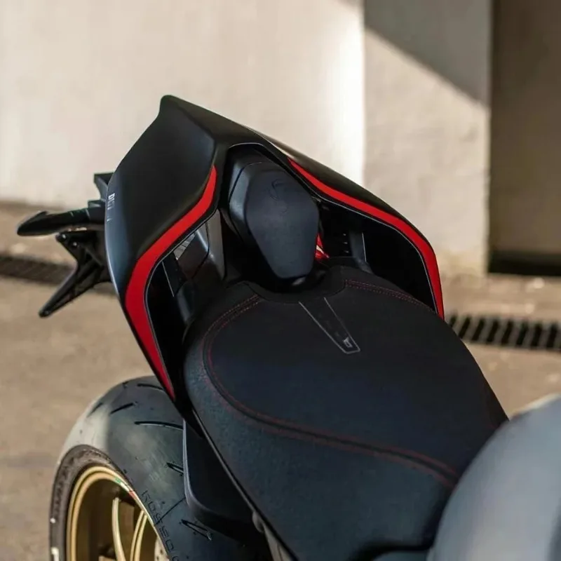 Фото Задний обтекатель-хамп для мотоциклов Ducati Panigale V4, V4S, V2 и Streetfighter V4, V4S, V2 (2018-2022, 2023, 2024) – аксессуар для одноместного сиденья №4