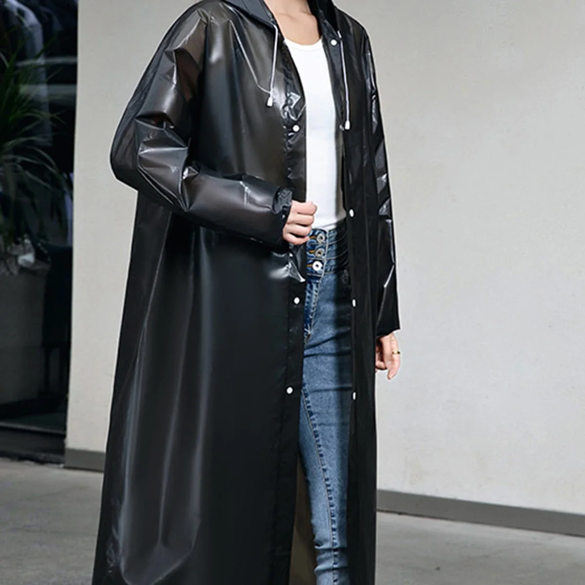 

Черный многофункциональный плащ EVA