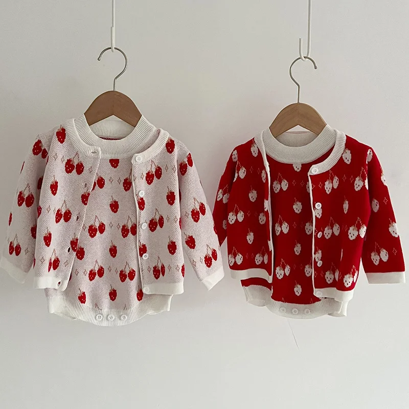 

2022 вязаный костюм для новорожденных, одежда для маленьких девочек, Хлопковый вязаный свитер с длинным рукавом и вишневым принтом, пальто, де...