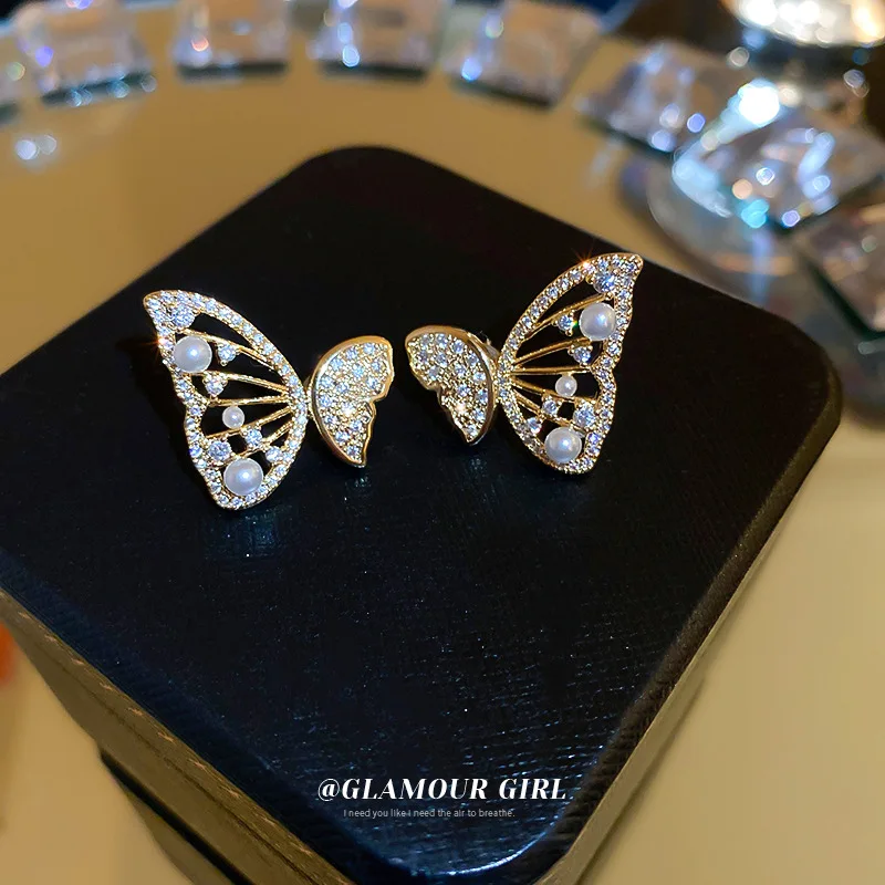

Minar Exquisite Shiny CZ Cubic Zirconia Pearl Butterfly Earring for Women Brass Gold Hollow Simulation Wings Drop Earrings Gifts