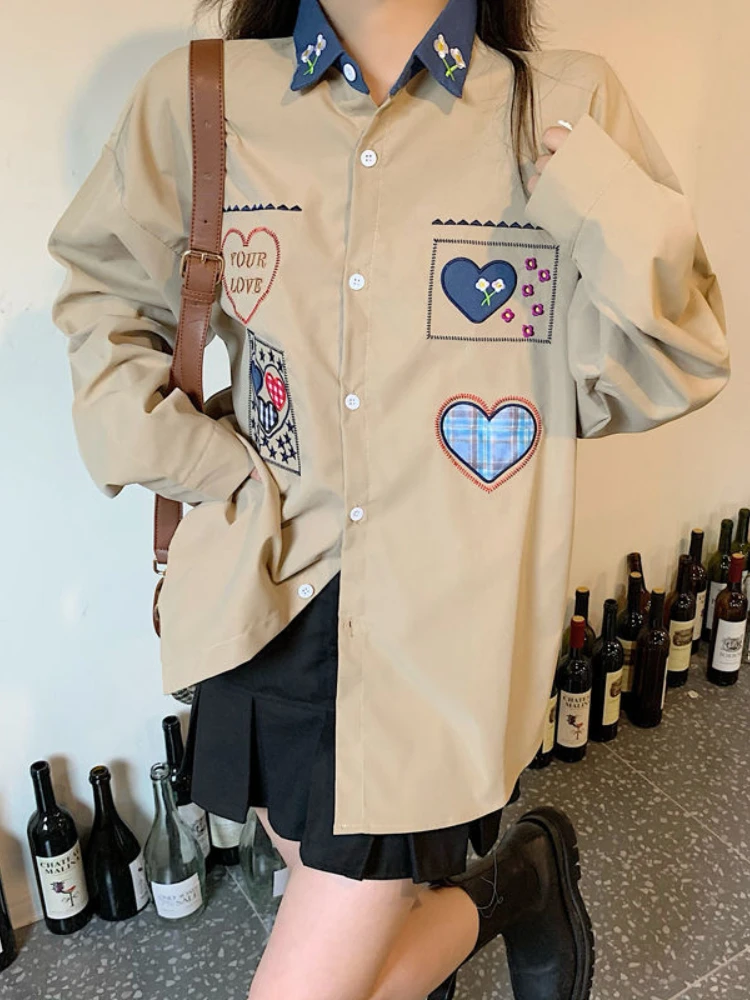 

Блузка с вышивкой в виде сердца, демисезонная