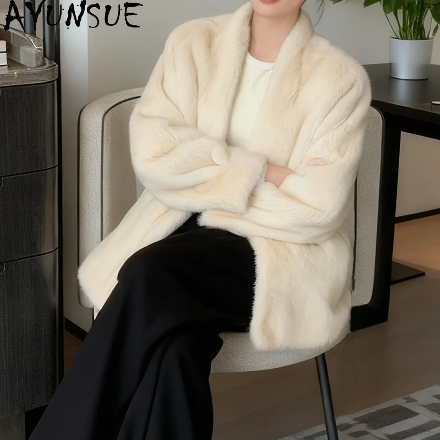 Фото AYUSNUE Натуральная шуба из меха норки для женщин, модная зимняя куртка, роскошная теплая женская шуба из цельного меха норки, новинка в категории пальто и шуб. №4