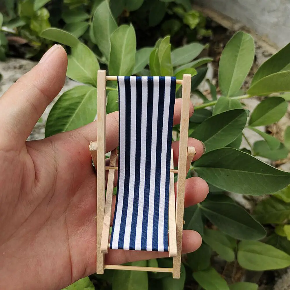 

Миниатюрный шезлонг из лозы для кукольного домика