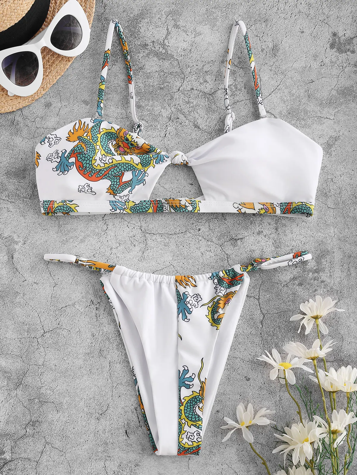 Слитный купальник-бикини