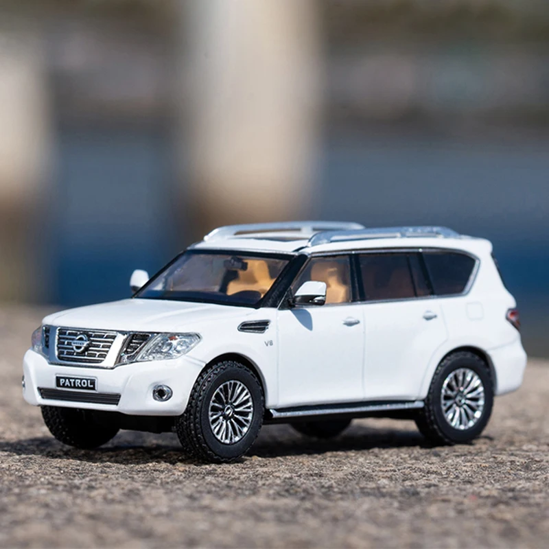 

Литая модель внедорожника Nissan патруль Y62 из сплава в масштабе 1:64, модель автомобиля для взрослых, Классическая Коллекционная витрина, украшение в подарок