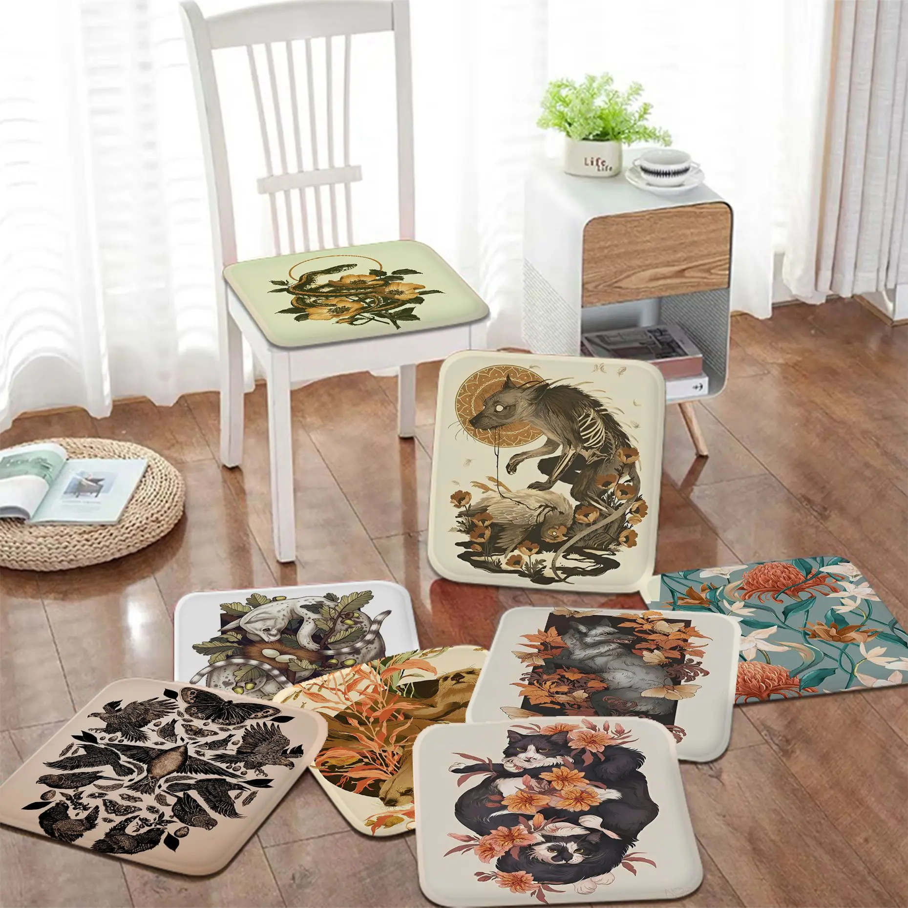 

Vintage Flowers,Birds,Animals,Snake And Bat Round Plush Cushion Home Back Cushion Soft Comfortable 50x50cm Seat Mat