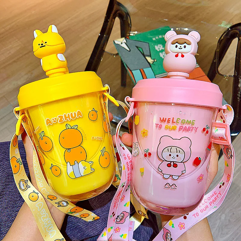 

High-face value cartoon water cup summer student straw cup ins wind portable plastic cup children cute