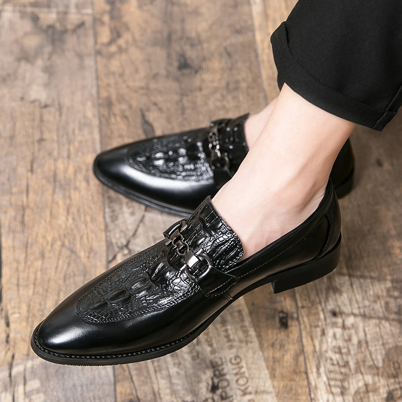 

2022 Crocodile Pattern Dress Shoes Men Shoes Brand Luxury Loafers Black British Style Moccasin Thick Bottom Low Heel Men's Shoes