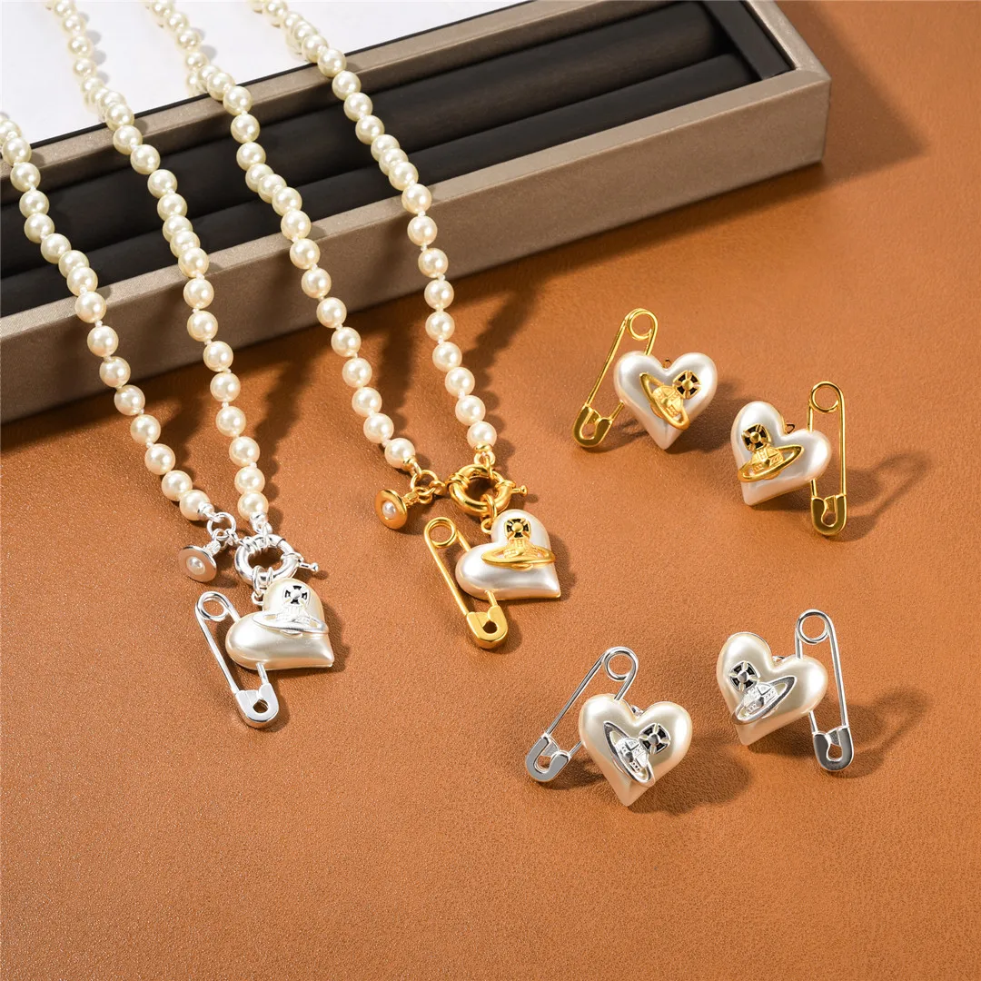 

European and American Planet Pins Love Pearl Necklace
