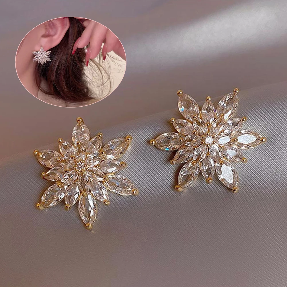 

Korean Fashion Sparkly Crystal Daisy Flower Earrings For Women Girl Gold Color Metal Sunflower Small Stud Earrings Party Jewelry