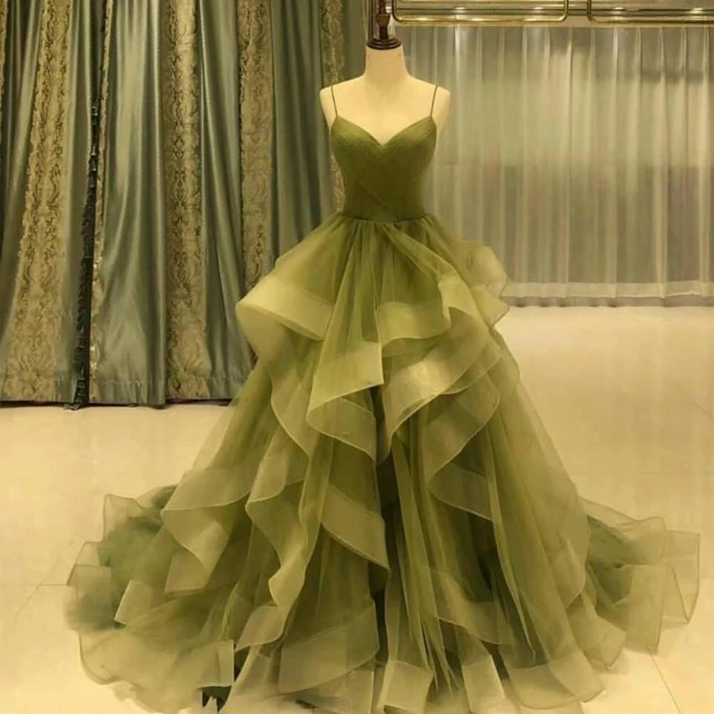 

2022 Olive Green Prom Dresses Designer Ruffle Tulle Skirt Formal Women Evening Gows Spaghetti Straps Celebrity Outfits