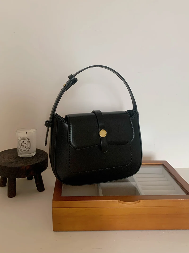 Black PU Crossbody Bag 2023 New Women's Minimalist Magnetic Buckle Elegant Shoulder Bag Classic Versatile Commuter Handbag