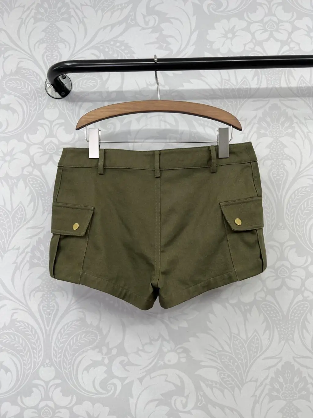 Рисунок 2 - Шорты с заниженной талией и карманами