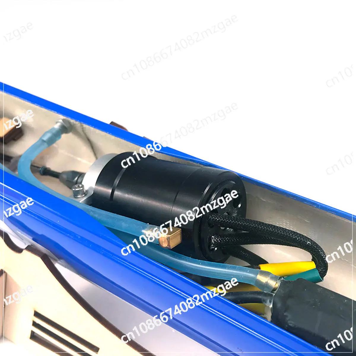 TFL 1138 бесщеточная электрическая радиоуправляемая лодка Blue Arrow Outrigger из