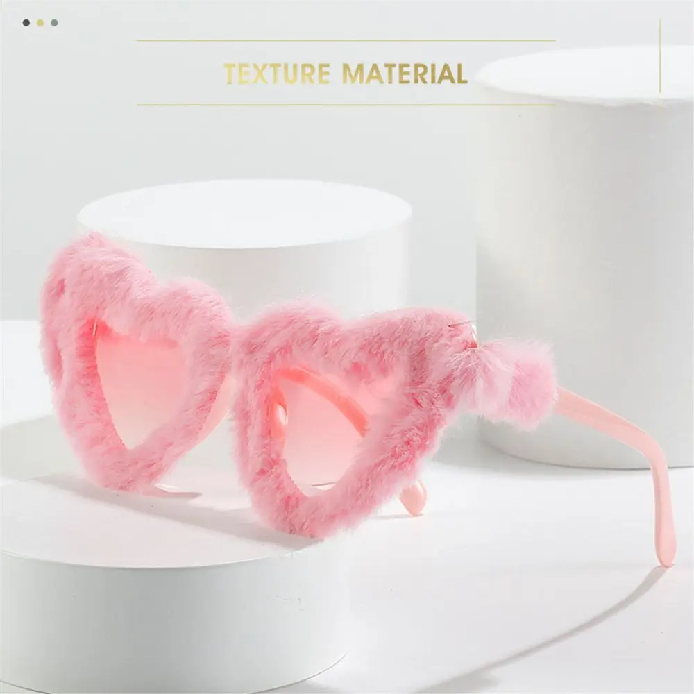 Женские солнцезащитные очки в форме сердца с декоративными дужками