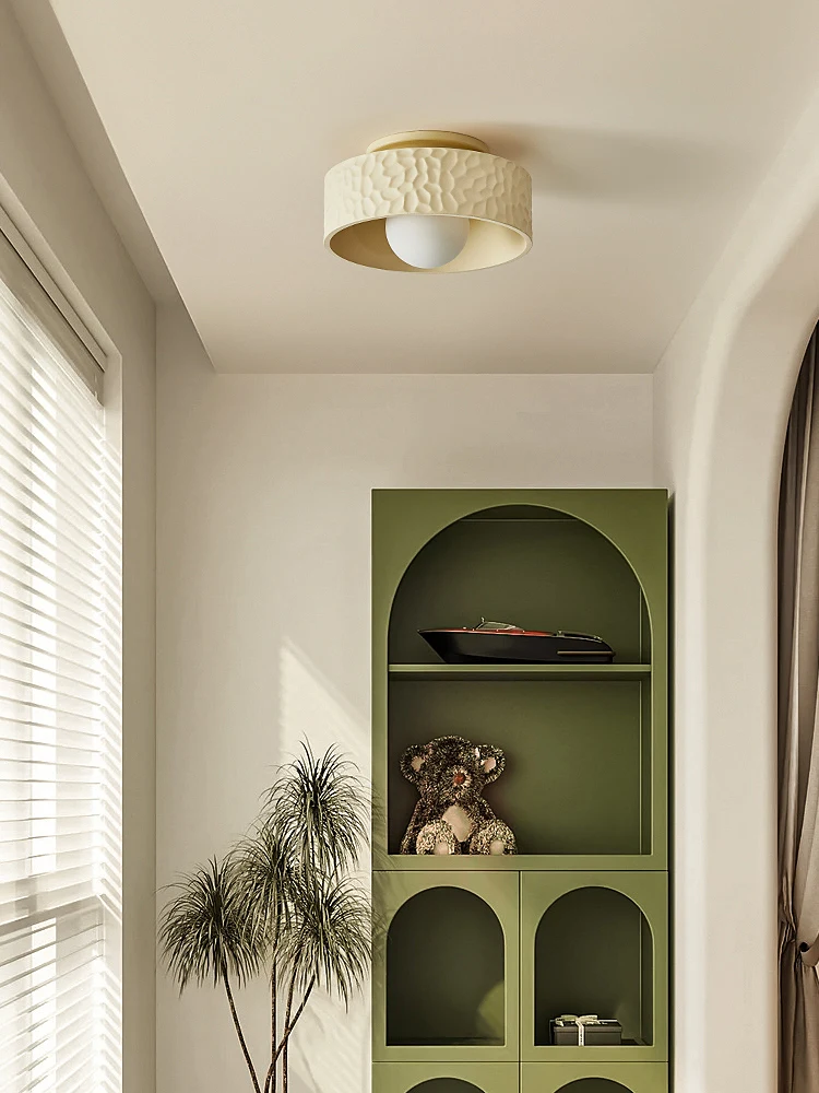 Французский минималистичный потолочный светильник