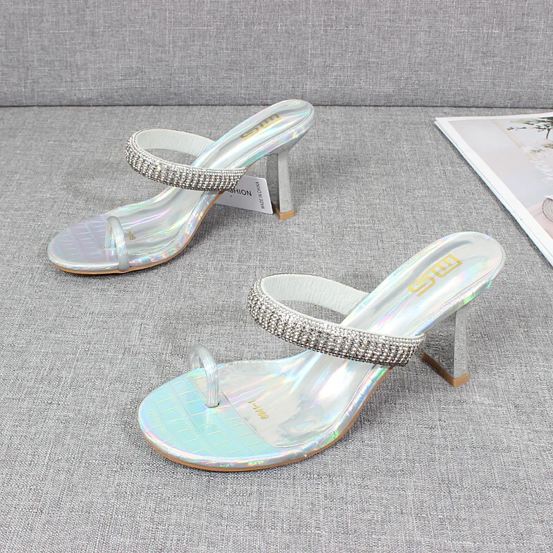 Женские сандалии новинка лета 2024 комплект из лакированной кожи с тиснением на