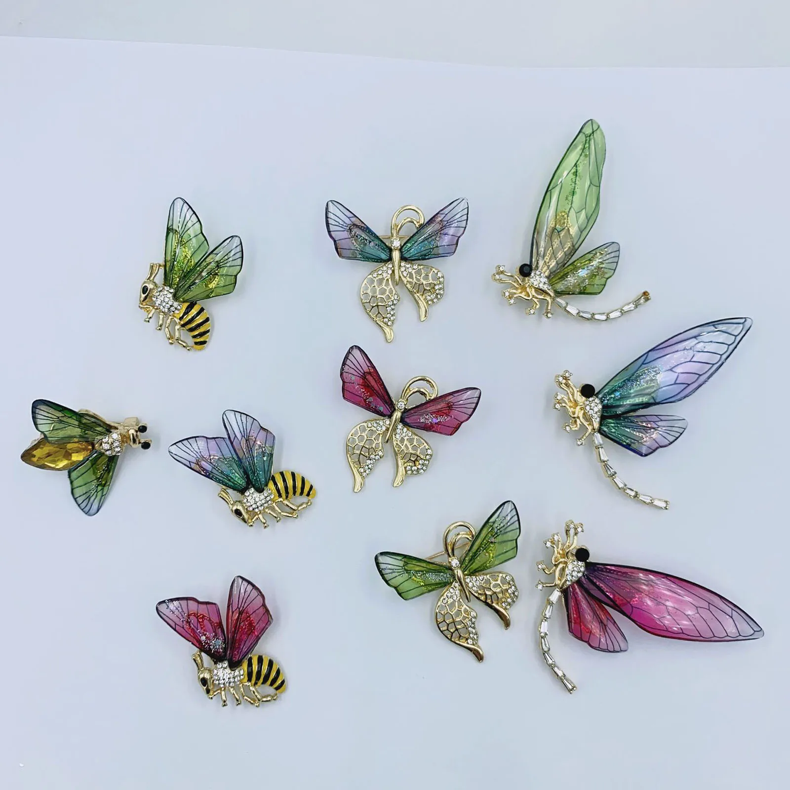

Fashion Insect Brooches Multicolor Rhinestone Gold Color Metal Lapel Pin Coat Shirt Bag Badges Women Jewelry Gifts Accessories