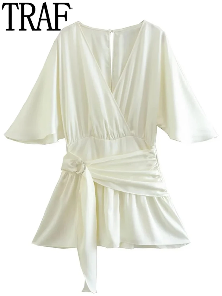 

Комбинезон женский атласный с коротким рукавом, с рюшами и поясом