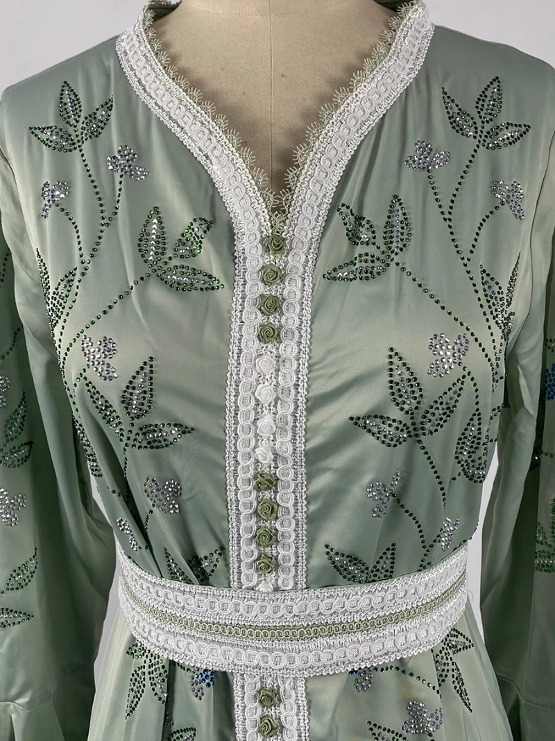 Dubai Abaya Luxury For Muslim Women Floral Rhinestone Lace Tape Panel Belted Dress Moroccan Kaftan Islamic Dresses Ramadan