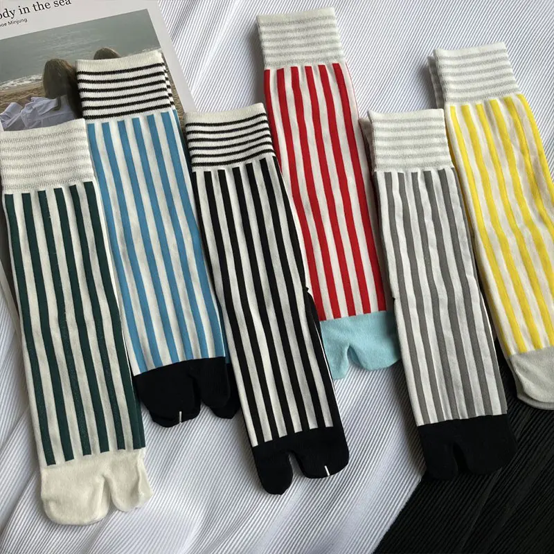 

Colorful Combed Cotton Toe Socks Striped Retro Fashion Women's Tabi Socks Harajuku Japanese Middle Tube Sports Split Toe Socks