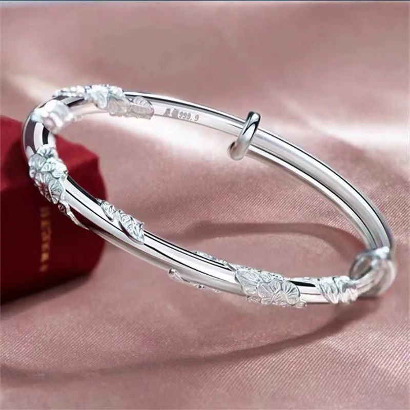 

Classic Style Womens Accessories leaves Attached Bracelet Personalized Design Bangle temperament Wrist Ornaments Lady GIFT