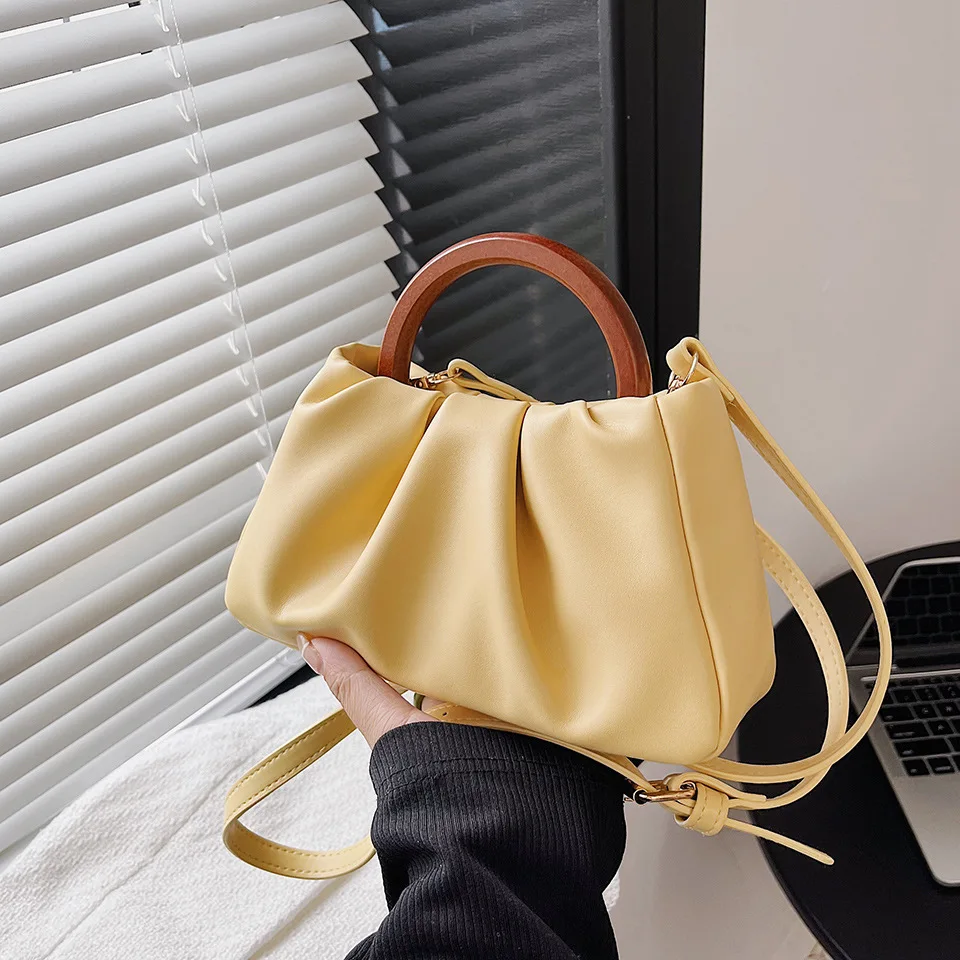 

Женские Простые Сумки из искусственной кожи, новинка 2022, модная однотонная сумка через плечо со складками, Повседневная шикарная Офисная же...