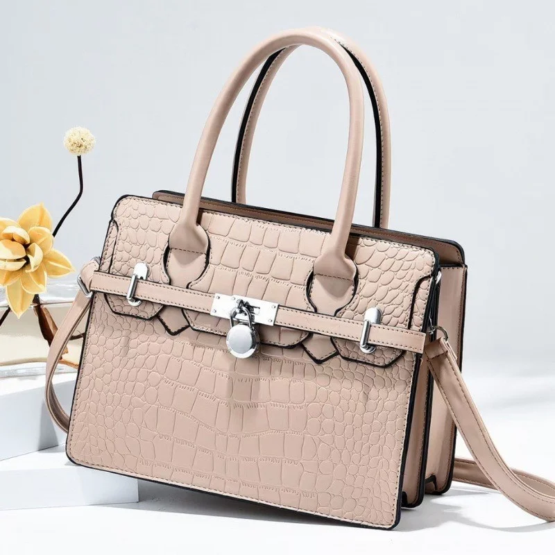 

Large capacity, fashionable and simple traveling mother's bag new fashion women's bag, one-shoulder portable bag
