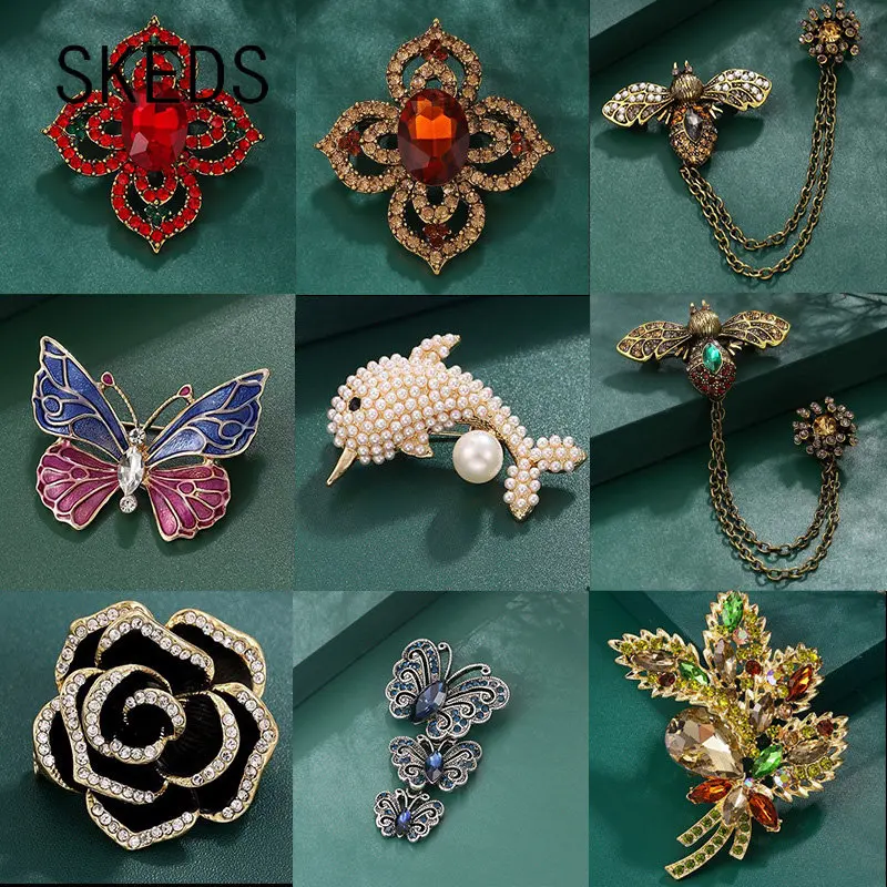 

SKEDS Luxury Women Elegant Butterfly Crystal Brooches Badges Vintage Retro Animal Plant Metal Corsage Pin Lady Suit Coat Jewelry