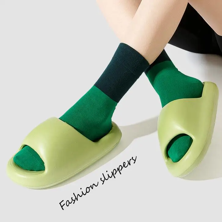 New Soft EVA Slippers Couple Home Outdoor Slipper Summer Beach Unisex Slippers Fashion Solid Color Ladies Thick Bottom Sandals