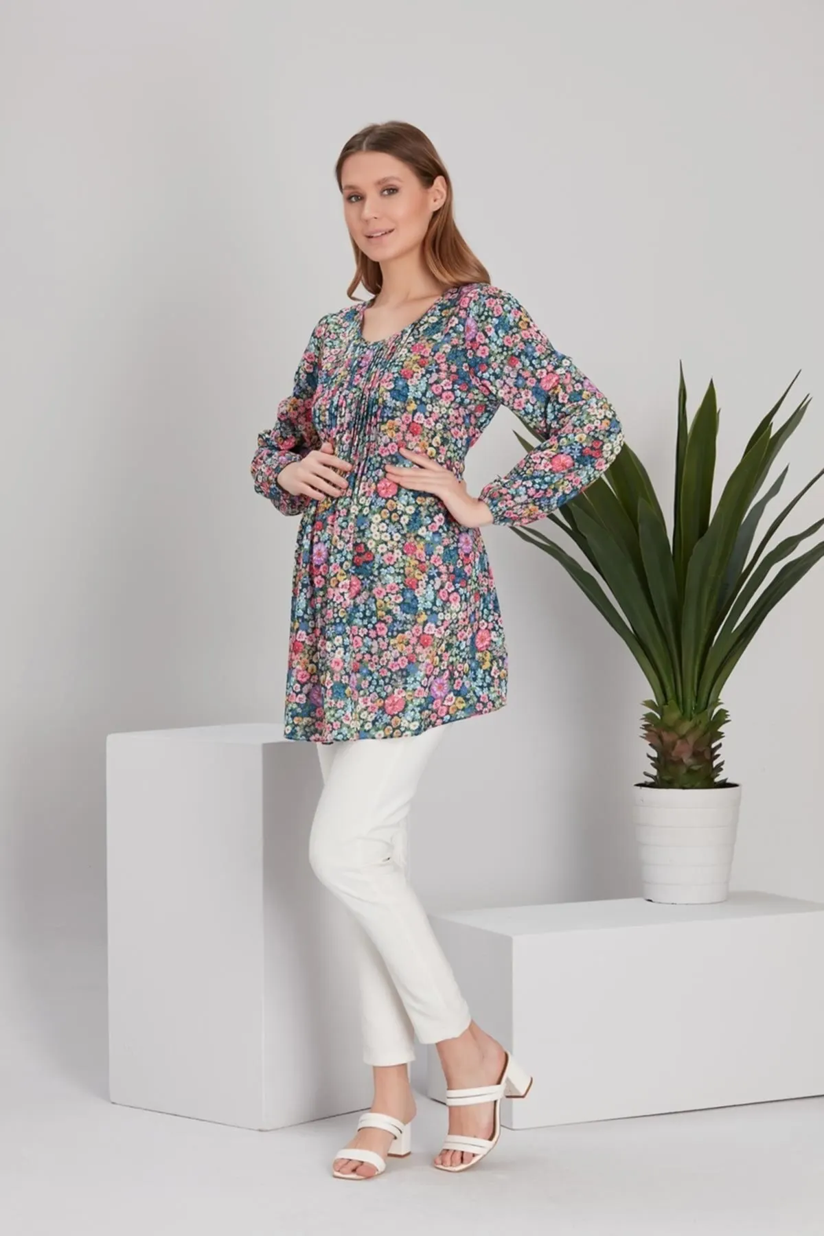 

Maternity Fashion Qin Crepe Colorful Flowers Maternity Blouse