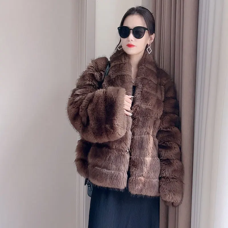 Женское пальто из искусственного меха