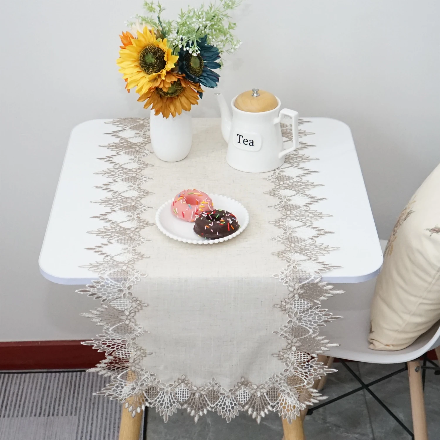 

Elegant Modern Primary Color Linen Vintage Style Embroidered Lace Home Decorative Dining Table Runner Tv Cabinet Dust Cover